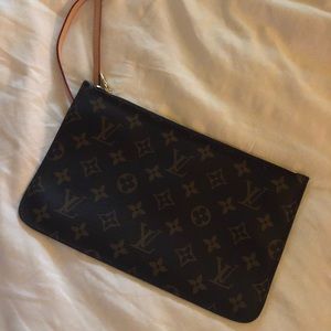 Brand new Louis Vuitton wristlet- GREAT price❤️